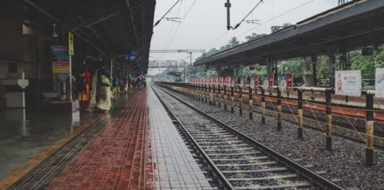 യുവാവിന് ട്രെയിനില്‍ നിന്ന് വീണ് ഗുരുതര പരിക്ക്.