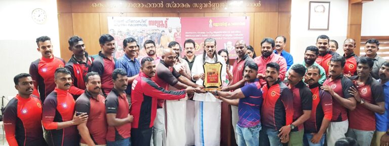 ആമയിഴഞ്ചാന്‍ തോട്ടിലെ രക്ഷാദൗത്യം – അഗ്നിരക്ഷാസേന സ്‌കൂബാ ഡൈവിംഗ് സംഘാംഗങ്ങളെ ജോയിന്റ് കൗണ്‍സില്‍ ആദരിച്ചു.