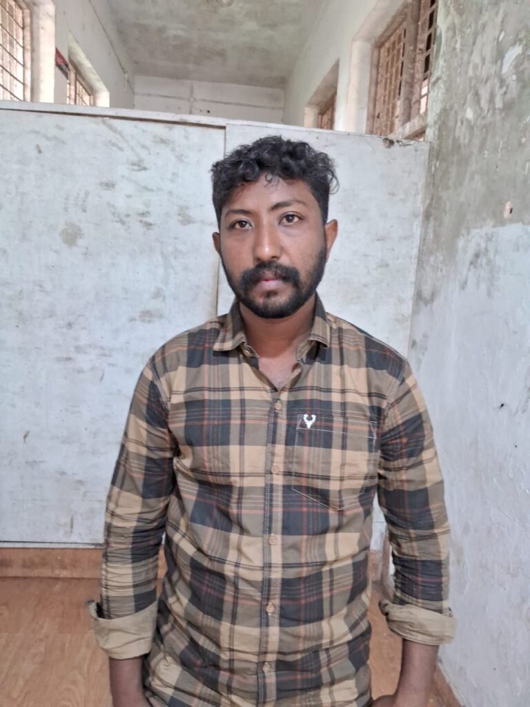 ഓടനാവട്ടം സ്വകാര്യ പണമിടപാട് സ്ഥാപനത്തിൽ മുക്കുപണ്ടം പണയം വച്ച യുവാവിനെ പൂയ്യപ്പള്ളി പോലീസ് അറസ്റ്റ് ചെയ്തു.