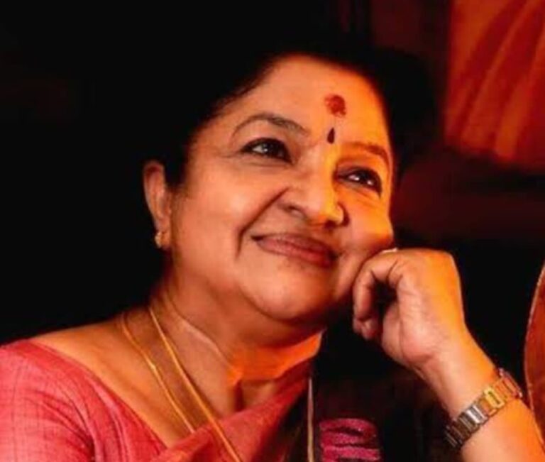 മികച്ച ഗായികയ്ക്കുള്ള ഫിലിം ഫെയർ അവാർഡ്  കെ എസ് ചിത്രയ്ക്ക് .