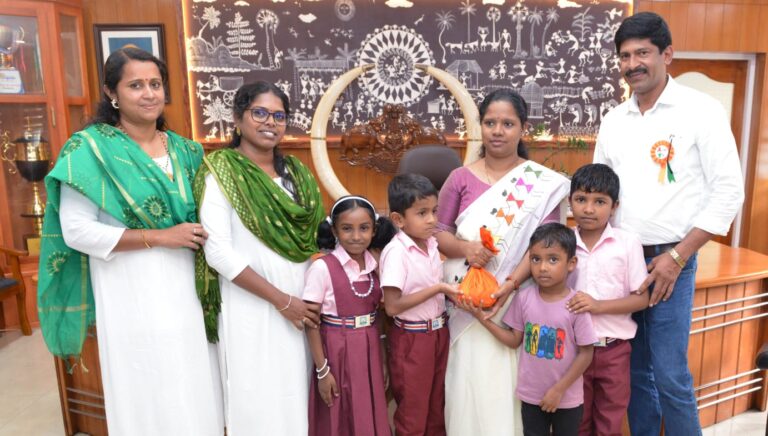കുന്താണി ഗവ എൽ.പി സ്കൂളിലെ കുട്ടികൾ ദേശീയ സമ്പാദ്യദിനത്തിൽ നൽകിയ കുടക്കയിൽ ഇതുവരെ സൂക്ഷിച്ച മുഴുവൻ തുകയും കൈമാറി.