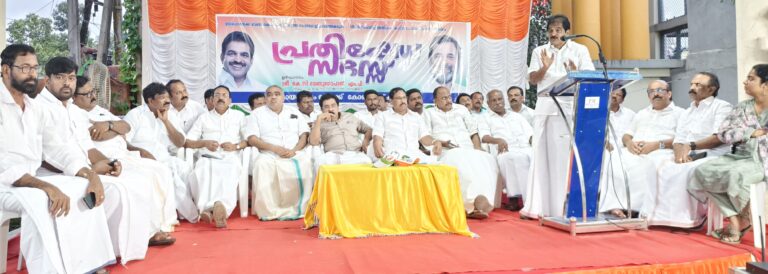 യൂത്ത് കോൺഗ്രസ് പ്രവർത്തകരുടെ വീടുകളിൽ അക്രമം കാട്ടിയ പോലീസിനെതിരെ നിയമ നടപടി സ്വീകരിക്കണം.