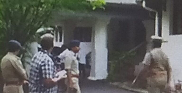 കോട്ടയത്ത് പോലീസ് അസോസിയേഷൻ്റെ സംസ്ഥാന സമ്മേള വേദിയിൽ മുഖ്യമന്ത്രിയും ഒപ്പം ഡിജിപിയും എഡിജിപിയും പങ്കെടുക്കും.