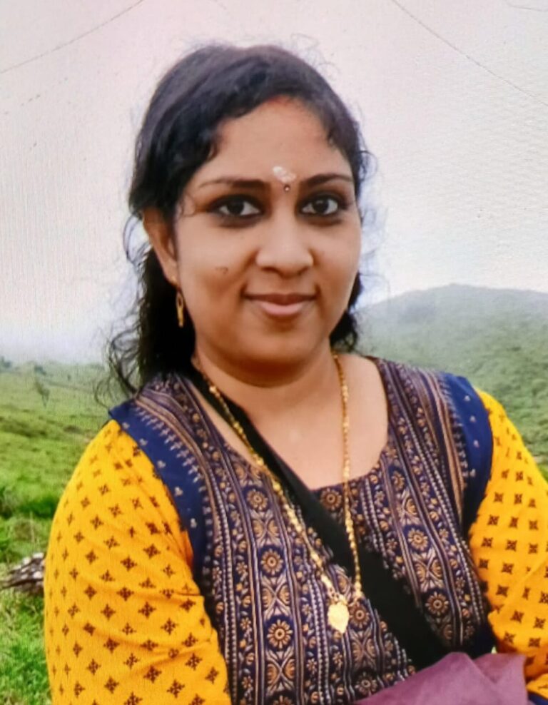 കൊല്ലത്ത് ബൈക്ക് അപകടത്തിൽ യുവതി മരണപ്പെട്ടു .