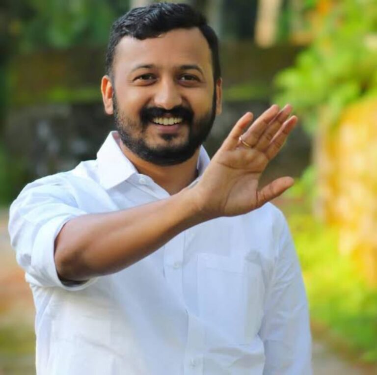 രാഹുൽ മാങ്കൂട്ടത്തിലിന് പിന്തുണ പ്രഖ്യാപിച്ച് പിവി അൻവർ.