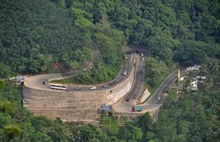 ആധുനിക യുഗത്തിൽപ്പോലും വോട്ടവകാശം വിനിയോഗിക്കാനറിയാത്തവരാകരുത്,നാം.