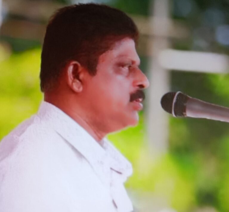 ഗേറ്റ് അടച്ചുപൂട്ടിയത് റെയിൽവേയുടെ ധിക്കാരപരമായ നടപടി  AITUC .