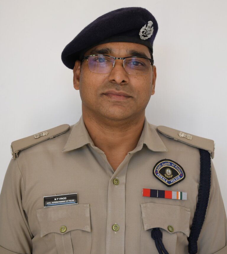 രാഷട്രപതിയുടെ സ്തുത്യർഹ സേവനത്തിനുള്ള പോലിസ് മെഡിലിന് കണ്ണൂർ റൂറൽ അഡീഷണൽ പോലിസ് സൂപ്രണ്ട്  എം പി വിനോദ് അർഹനായി.