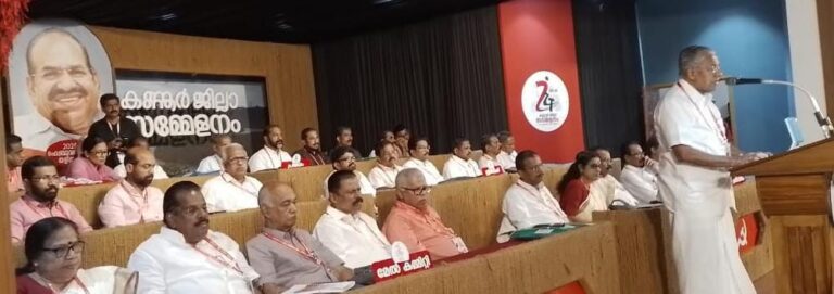 ഹിന്ദുത്വ അജണ്ട പ്രതിരോധിക്കാൻ കോൺഗ്രസ് ശ്രമിക്കുന്നില്ല, പിണറായി വിജയൻ.