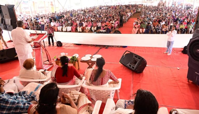 ജനകീയാസൂത്രണ പ്രവര്‍ത്തനങ്ങളുടെ തുടര്‍ച്ചയാണ് നവകേരള സൃഷ്ടി; മുഖ്യമന്ത്രി പിണറായി വിജയന്‍.