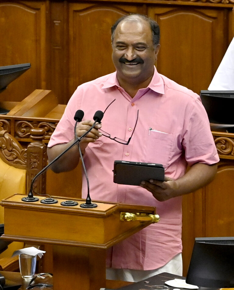 “ഇടയ്ക്കിടം   എല്‍ പി സ്‌കൂളില്‍ വര്‍ണക്കൂടാരമൊരുങ്ങി”
