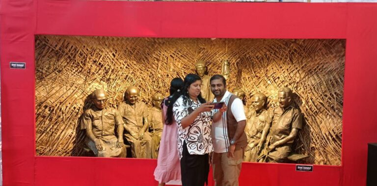 കേരളമാണ് മാതൃക’ എന്ന പേരിൽ സിപിഎം ആശ്രാമം മൈതാനത്തു നടത്തുന്ന വി ജ്ഞാന, വിനോദ, വാണിജ്യ, ചരി ത്ര പ്രദർശനം.