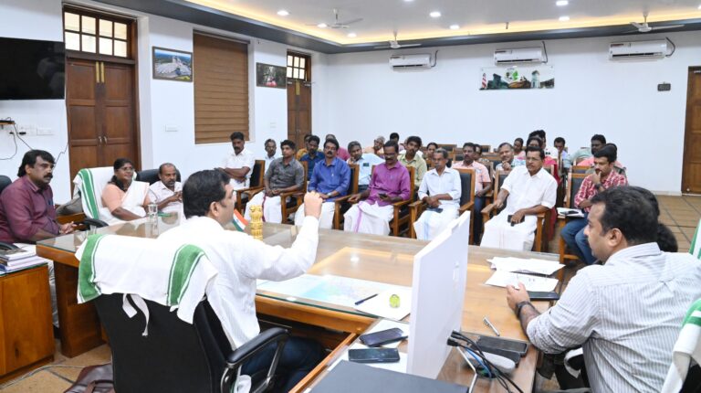“തീരദേശത്തെ മാലിന്യ പ്രശ്‌നം: പരിഹാരത്തിന് കര്‍മപദ്ധതിയായി”