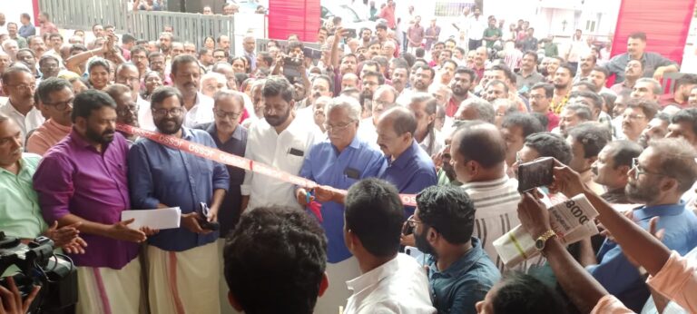 ജോയിന്റ് കൗൺസിലിൻ്റെ മാത്രമല്ല നീ തിബോധമുള്ള എല്ലാ ഇടതുപക്ഷ ചിന്താഗ തിക്കാരുടെയും അഭിമാന നിമിഷമാണിതെ ന്ന് ബിനോയ് വിശ്വം