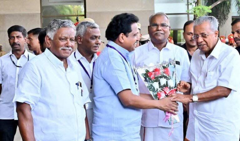 ഇത് മൂന്നാം തവണയാണ് മധുരയിൽ പാർട്ടി കോൺ​ഗ്രസ് നടക്കുന്നത്. 1972ൽ മധുരയിൽ കോൺഗ്രസ് നടന്നപ്പോൾ സിപിഎം വലിയ വെല്ലുവിളികൾ നേരിടുന്ന ഘട്ടമായിരുന്നു. വീണ്ടും മധുരയിൽ മറ്റൊരു കോൺഗ്രസ് നടക്കുമ്പോൾ ഇവിടെ എടുക്കുന്ന തീരുമാനങ്ങൾക്ക് പാർട്ടിയുടെ ഭാവി വളർച്ചയിലും പ്രസക്തിയിലും നിർണായക പങ്കുണ്ടാകും.