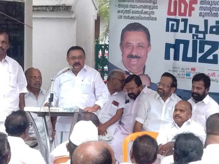 പിണറായിയുടെ രാജി ആവശ്യപ്പെടാൻ പ്രകാശ് കാരാട്ട് തയ്യാറാകണം. എം.എം ഹസ്സൻ