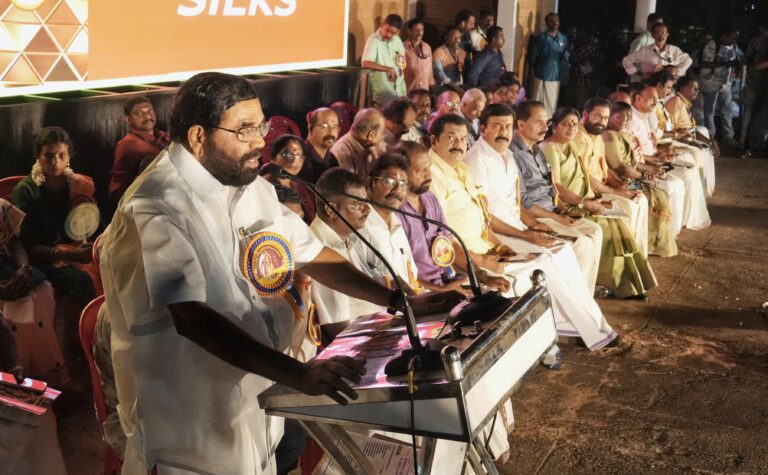 സുരക്ഷ ഉറപ്പാക്കിയും പൂരപ്രേമികളുടെ താല്പര്യം സംരക്ഷിച്ചും ഉത്സവങ്ങൾ നടത്തും: മന്ത്രി വി എൻ വാസവൻ