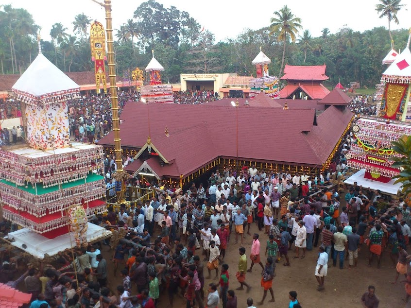 തൃക്കടവൂർ ക്ഷേത്രത്തിലെ കൊടി തോരണങ്ങൾ മാറ്റിയില്ല ; നടപടിക്കൊരുങ്ങി ദേവസ്വം ബോർഡ്