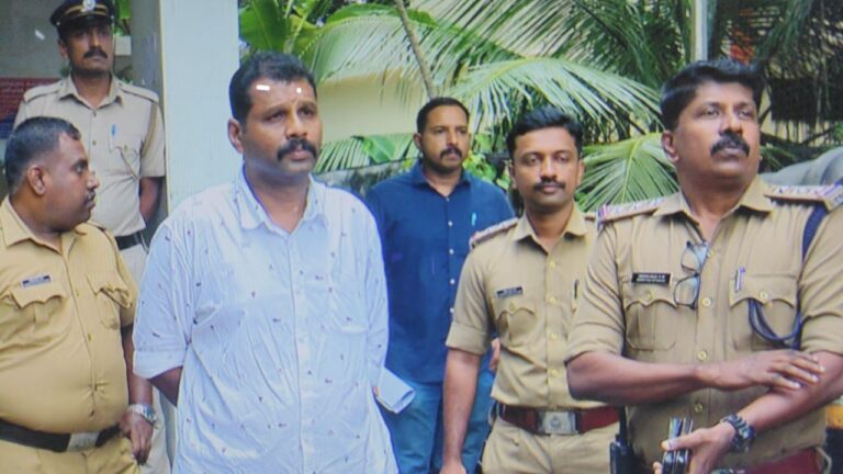 “തമ്പാനൂർ കെഎസ്ആർടിസി ബസ് സ്റ്റാൻഡിലെ വ്യാജ ബോംബ് ഭീഷണി സന്ദേശം അയച്ചയാള്‍ പിടിയില്‍”