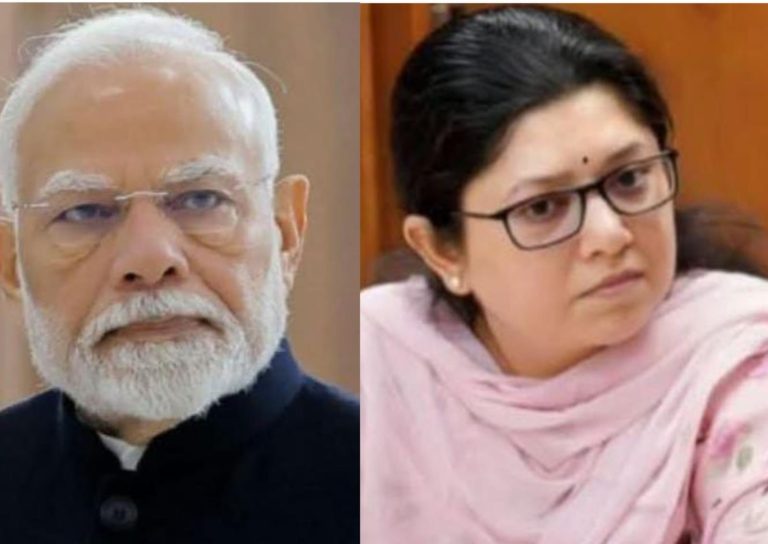 ടെലിപ്രോംപ്റ്റർ തകരാർ മൂലം പ്രധാനമന്ത്രി നരേന്ദ്ര മോദിയുടെ പ്രസംഗം പത്ത് മിനിറ്റോളം തടസ്സപ്പെട്ടു.