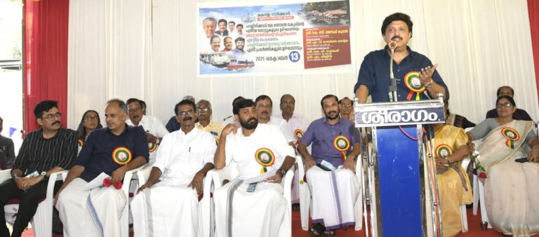 മാർച്ച് മാസത്തോടെ  പണി പൂർത്തിയാക്കുന്ന പുതിയ എയർകണ്ടീഷൻ ബോട്ട് പറശ്ശിനിക്കടവിൽ സർവീസ് നടത്തുമെന്ന് ഗതാഗത വകുപ്പ് മന്ത്രി കെ ബി ഗണേഷ് കുമാർ.