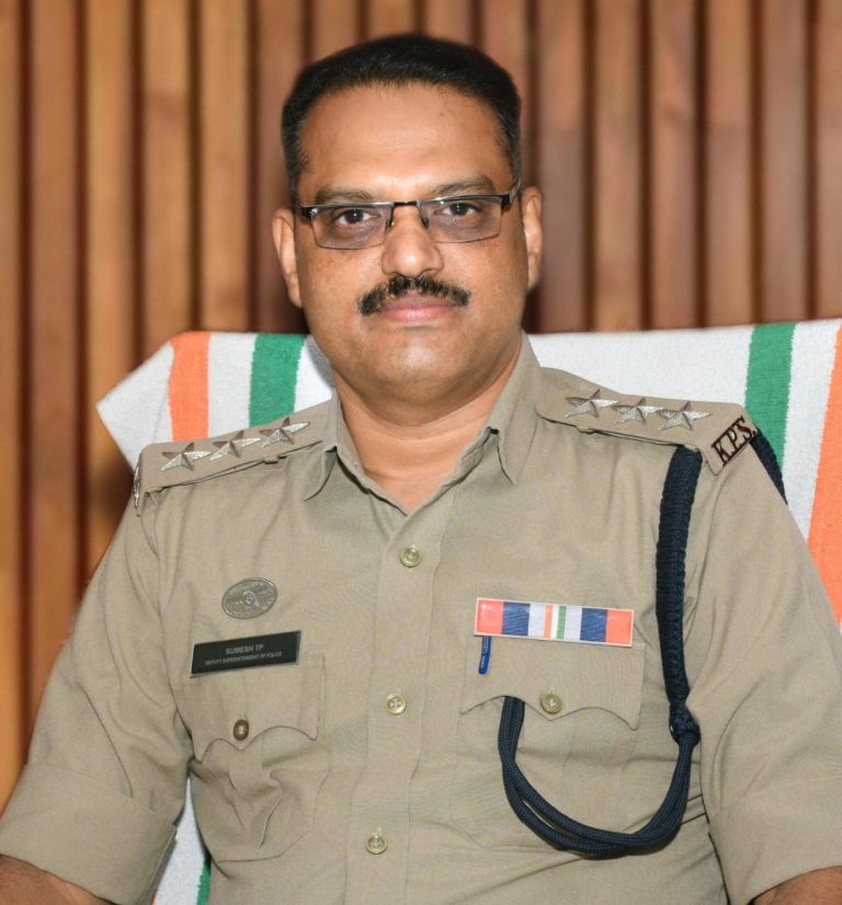 ടി പി സുമേഷിന് കേന്ദ്ര ആഭ്യന്തര മന്ത്രിയുടെ പുരസ്ക്കാരം