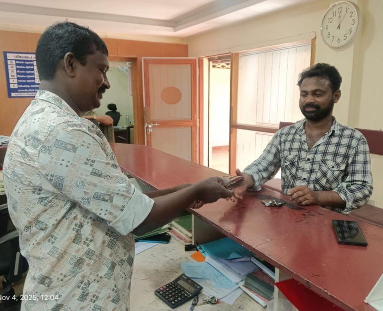 വി മഹേഷ് മാതൃക ആവുകയാണ്.