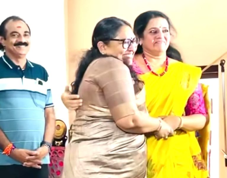 എഴുത്തു കാരി കെ.ആർ മീര എഴുതുന്നുസ്വന്തം കൂട്ടുകാരി അമ്പിളിയെക്കുറിച്ച്