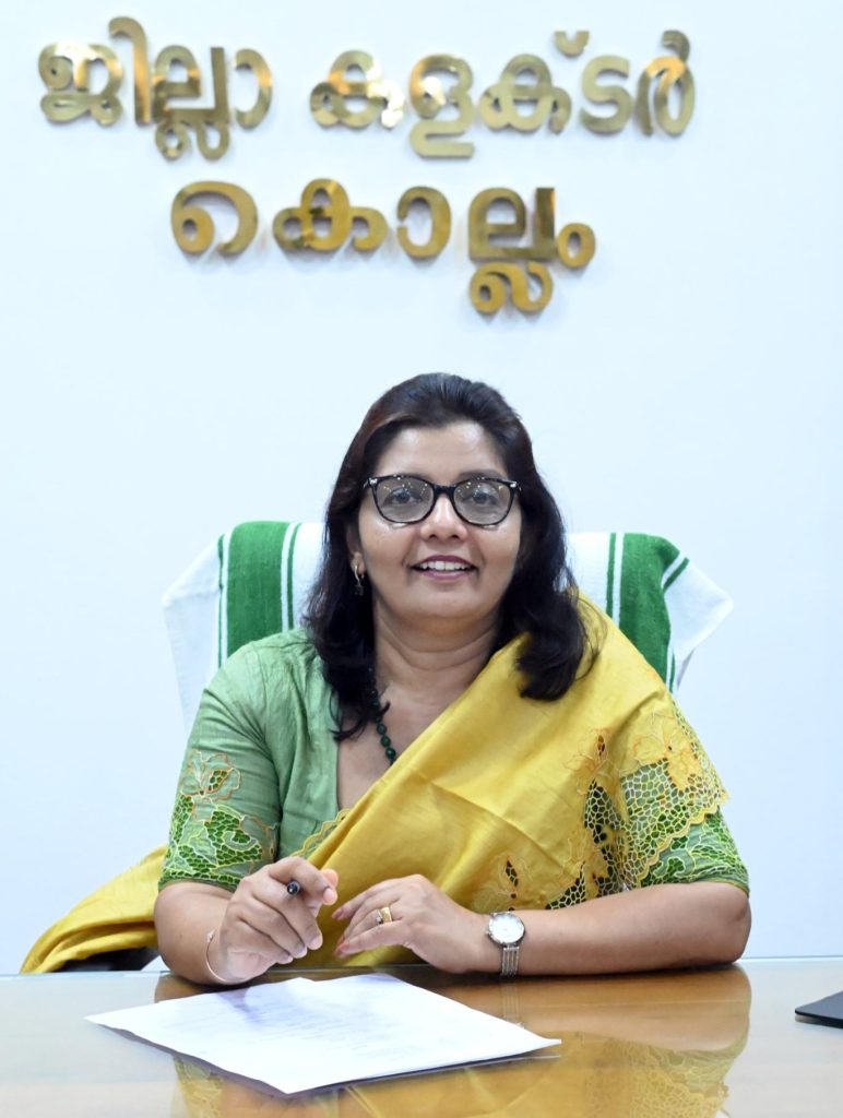 ആനി ജൂല തോമസ് ജില്ലാ കലക്ടറായി ചുമതലയേറ്റു